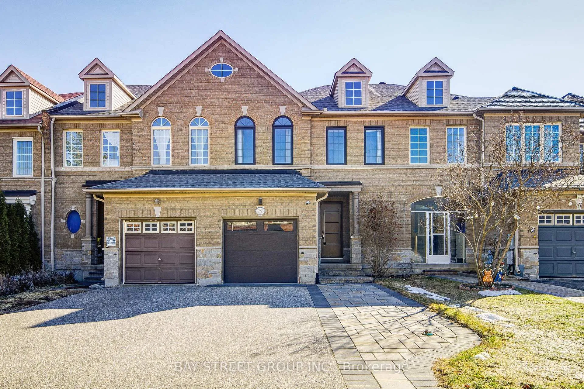 Front of 79 Loire Valley Avenue S