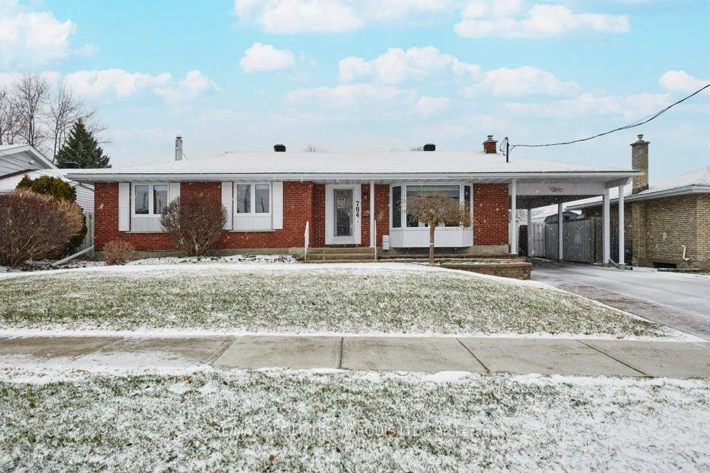 Photo 1 of 784 Iroquois Drive, Cornwall — HOMEH