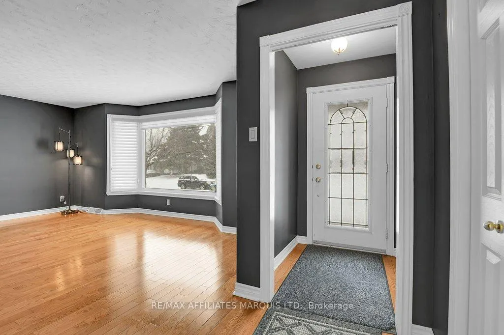 Photo 2 of 784 Iroquois Drive, Cornwall — HOMEH