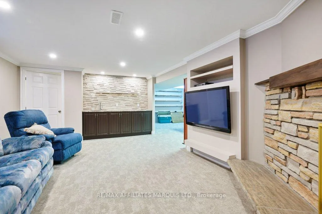 Photo 24 of 784 Iroquois Drive, Cornwall — HOMEH