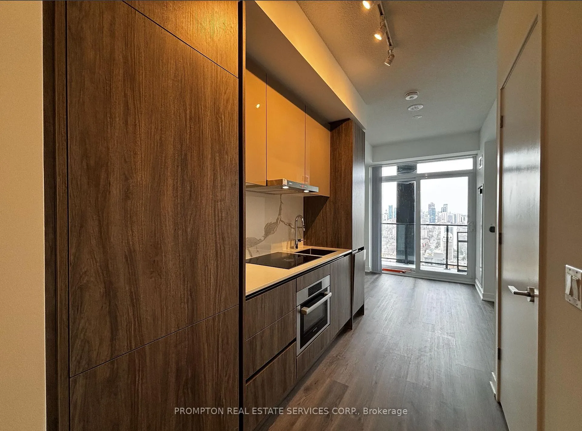Photo 5 of Unit 3902, 180 Front Street E, Toronto, Moss Park — HOMEH