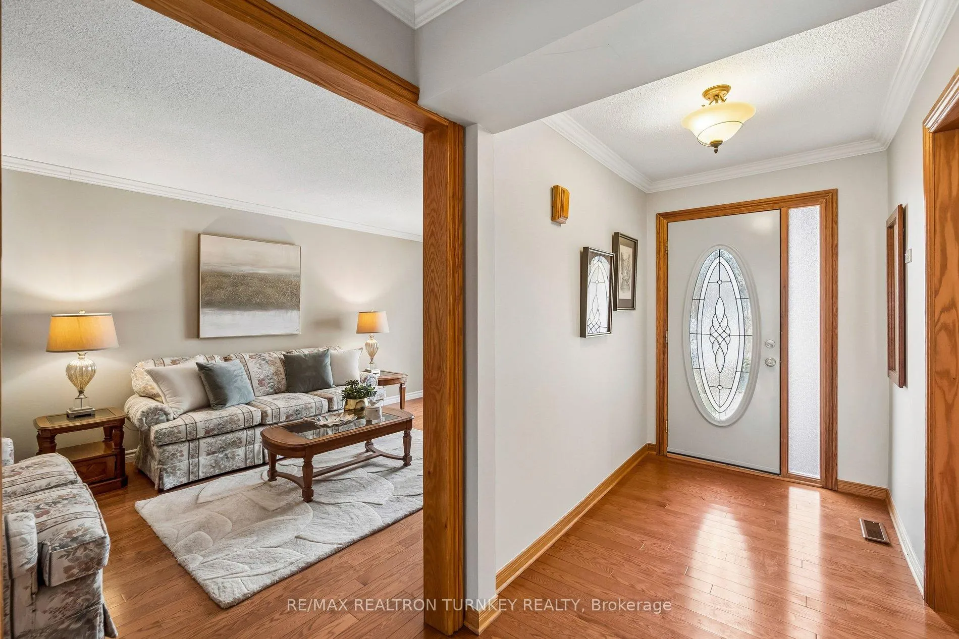 Photo 4 of 91 Batson Drive, Aurora, Aurora Village — HOMEH