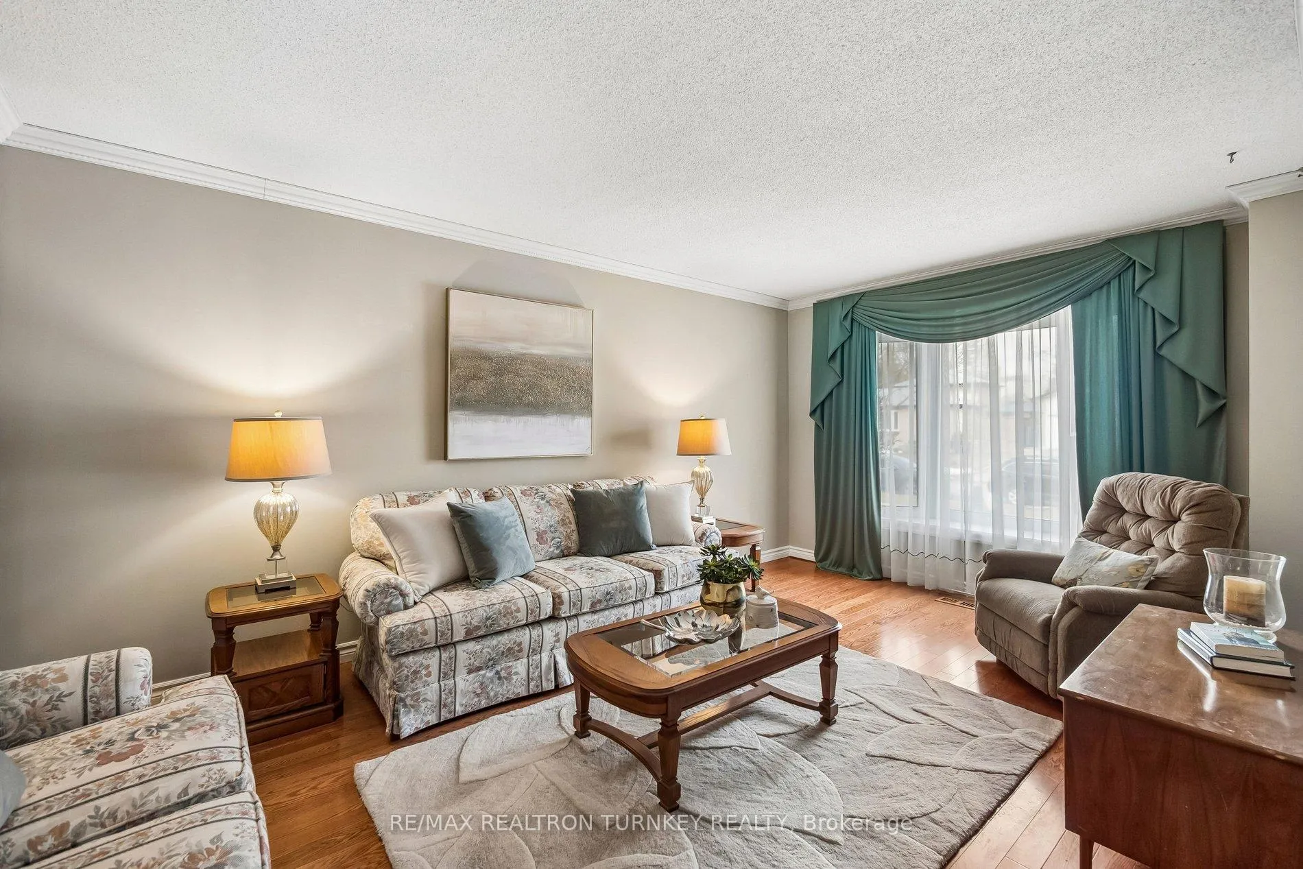 Photo 6 of 91 Batson Drive, Aurora, Aurora Village — HOMEH