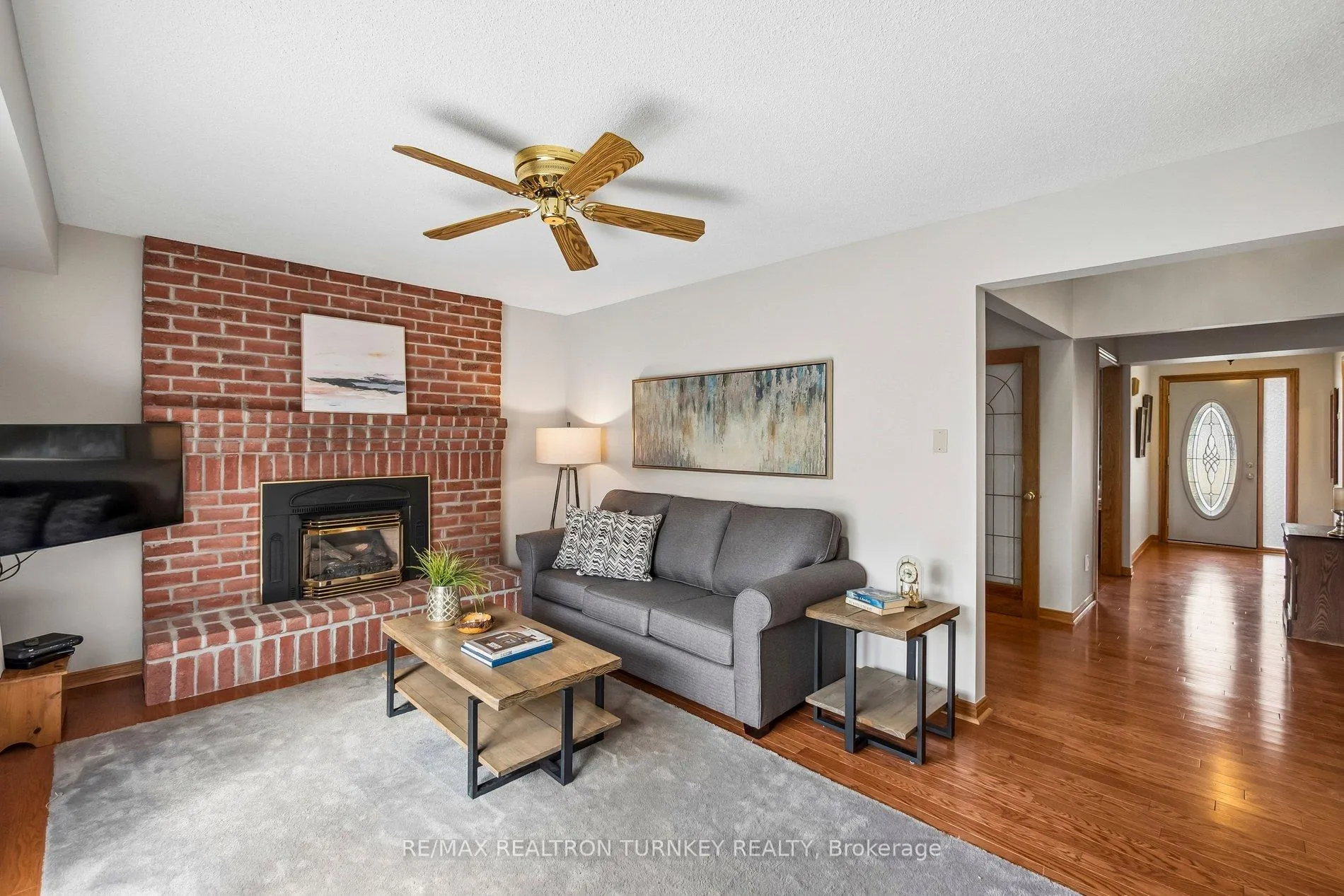 Photo 10 of 91 Batson Drive, Aurora, Aurora Village — HOMEH