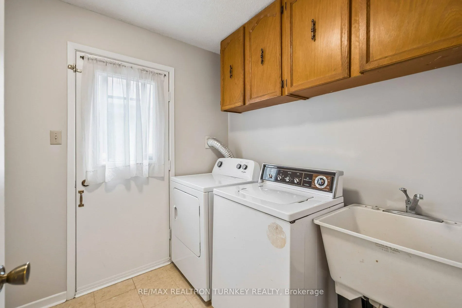 Photo 18 of 91 Batson Drive, Aurora, Aurora Village — HOMEH