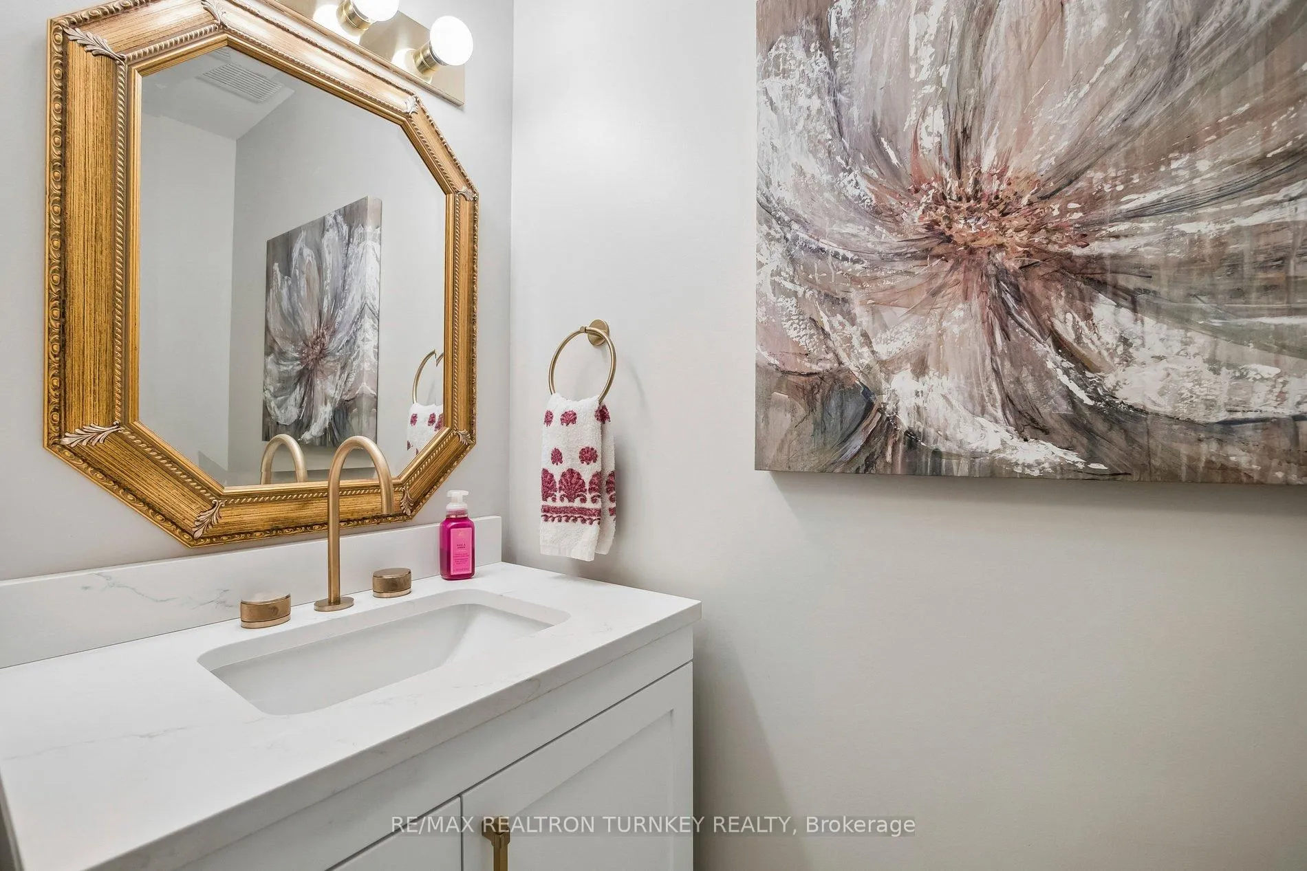 Photo 19 of 91 Batson Drive, Aurora, Aurora Village — HOMEH