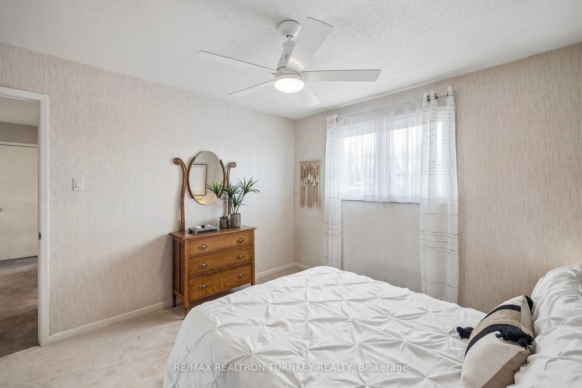 Photo 25 of 91 Batson Drive, Aurora, Aurora Village — HOMEH