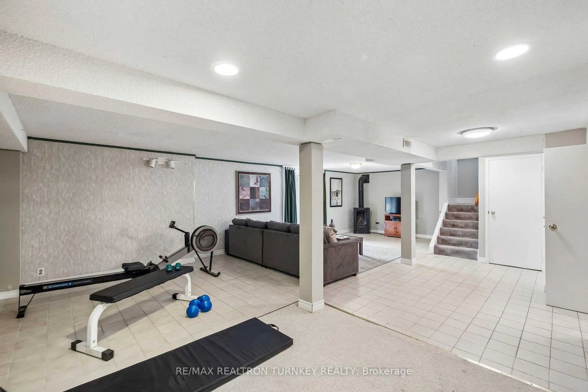 Photo 32 of 91 Batson Drive, Aurora, Aurora Village — HOMEH
