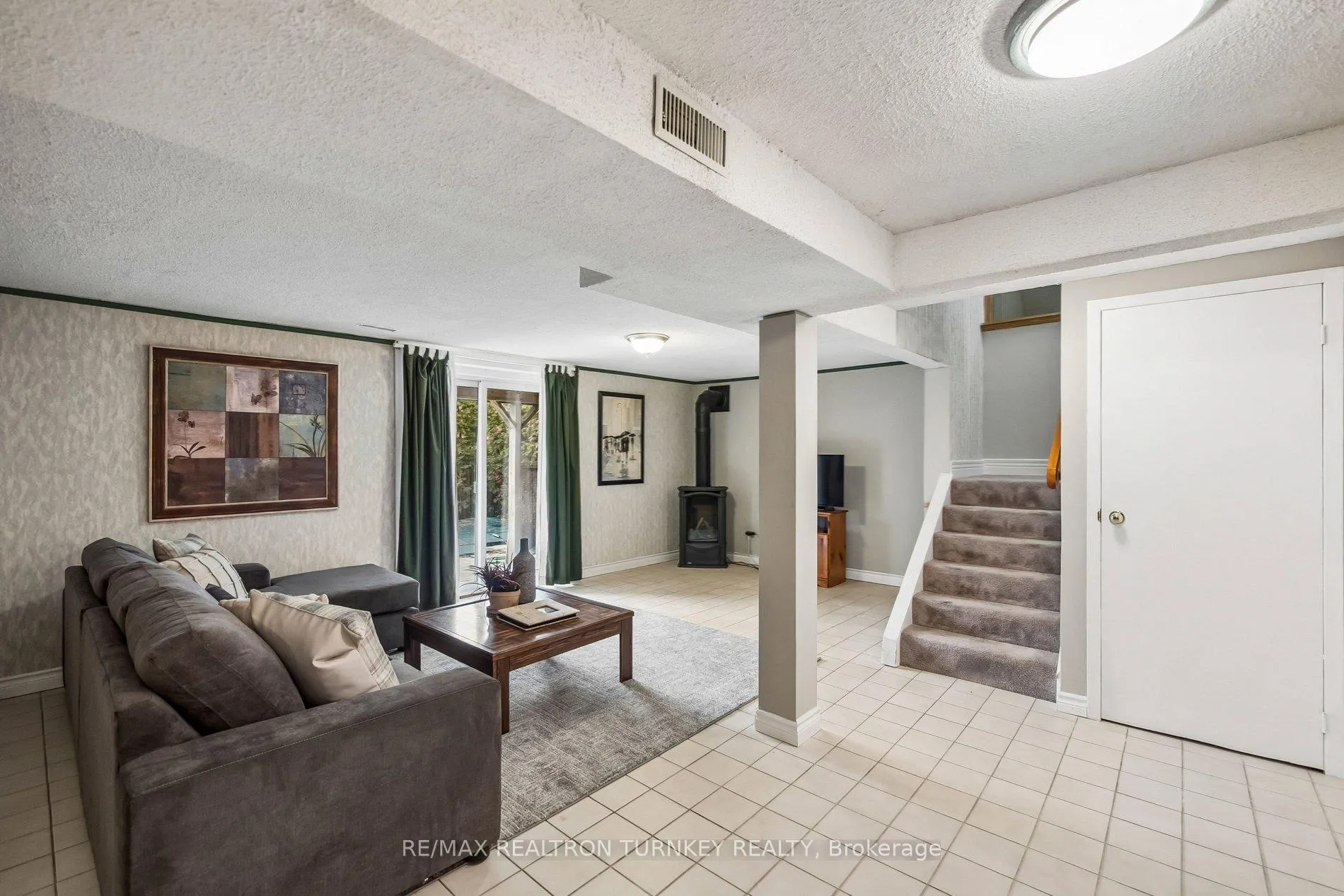 Photo 33 of 91 Batson Drive, Aurora, Aurora Village — HOMEH