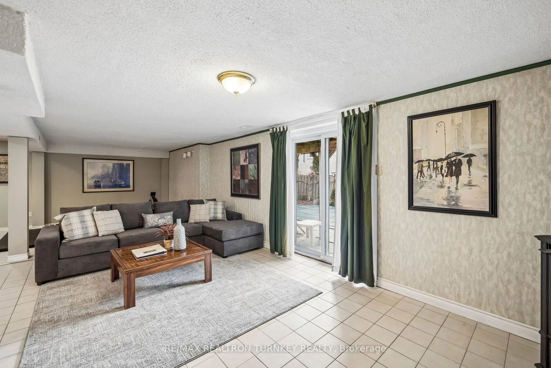 Photo 34 of 91 Batson Drive, Aurora, Aurora Village — HOMEH