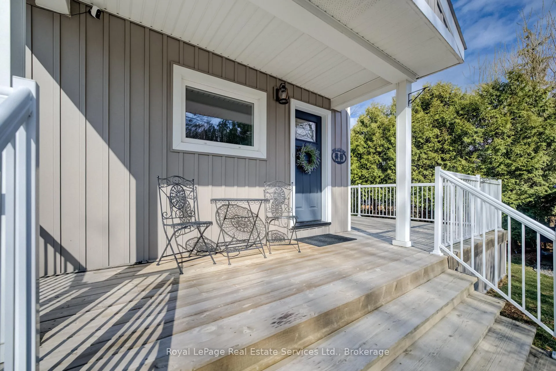 Photo 3 of 1 Tenth Street, Grimsby, Grimsby Beach — HOMEH