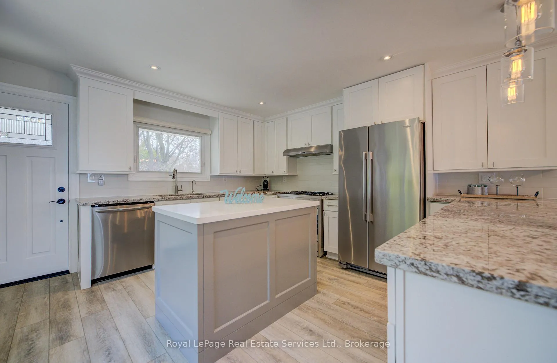 Photo 8 of 1 Tenth Street, Grimsby, Grimsby Beach — HOMEH
