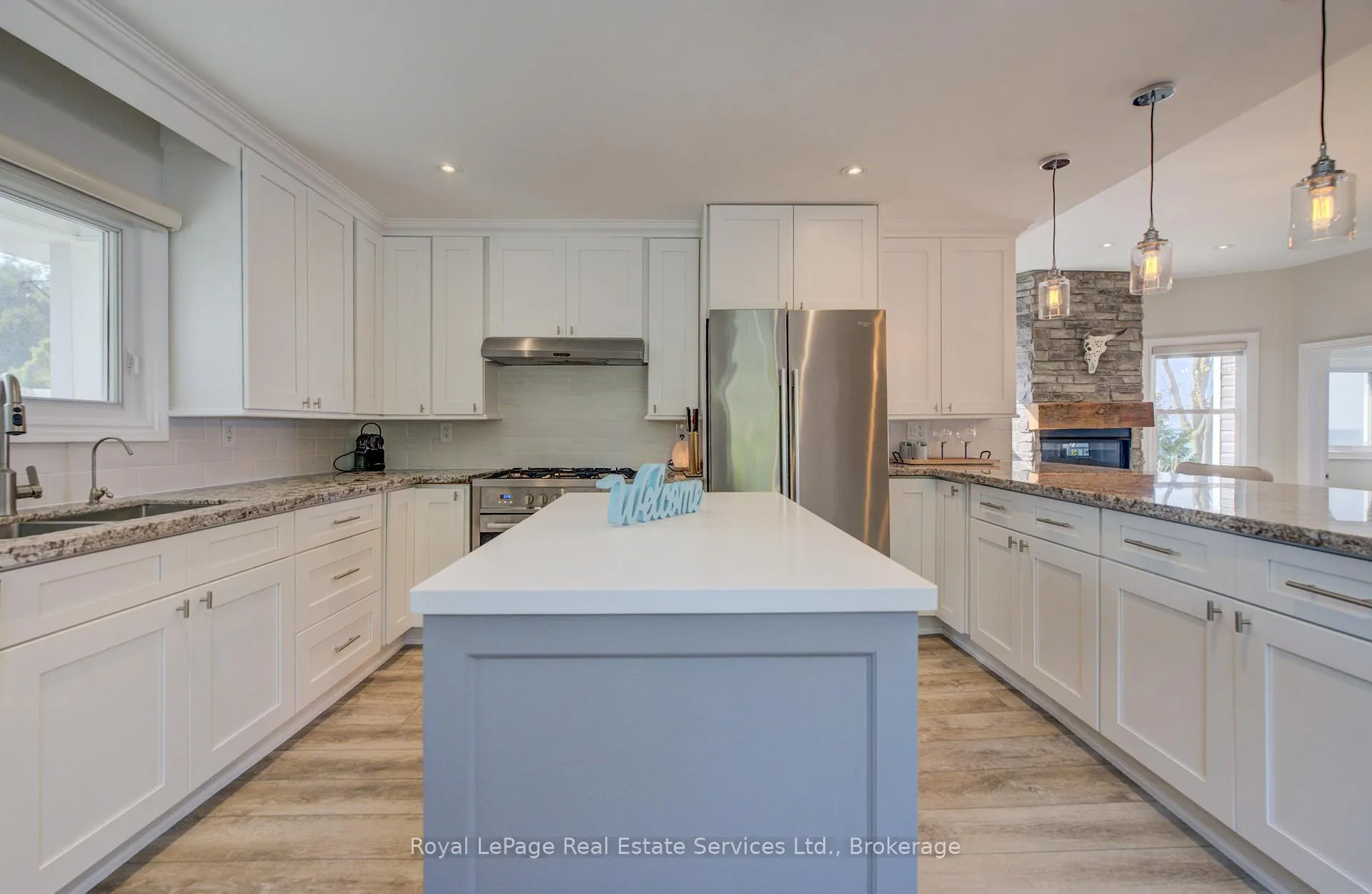 Photo 9 of 1 Tenth Street, Grimsby, Grimsby Beach — HOMEH