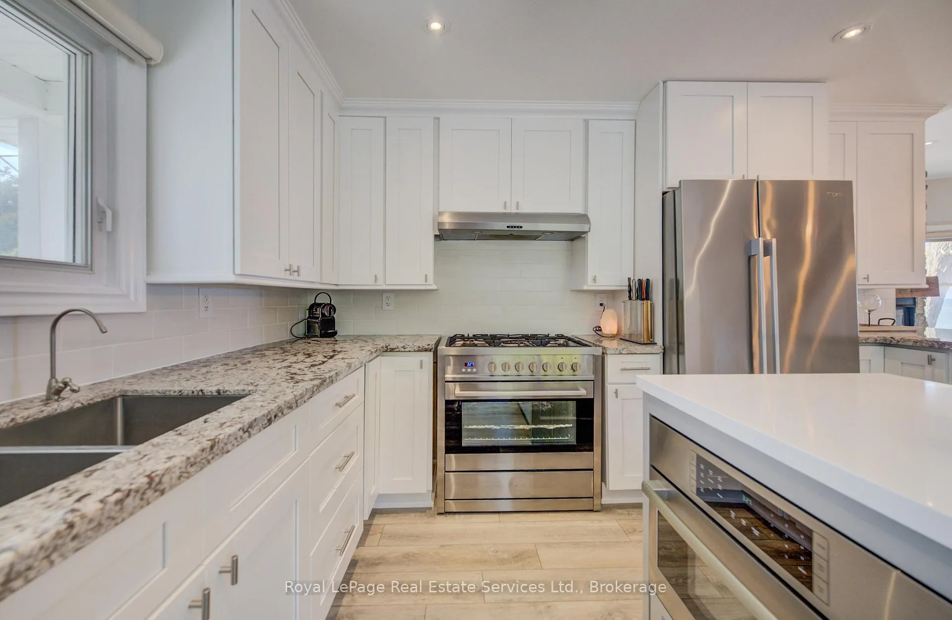 Photo 10 of 1 Tenth Street, Grimsby, Grimsby Beach — HOMEH