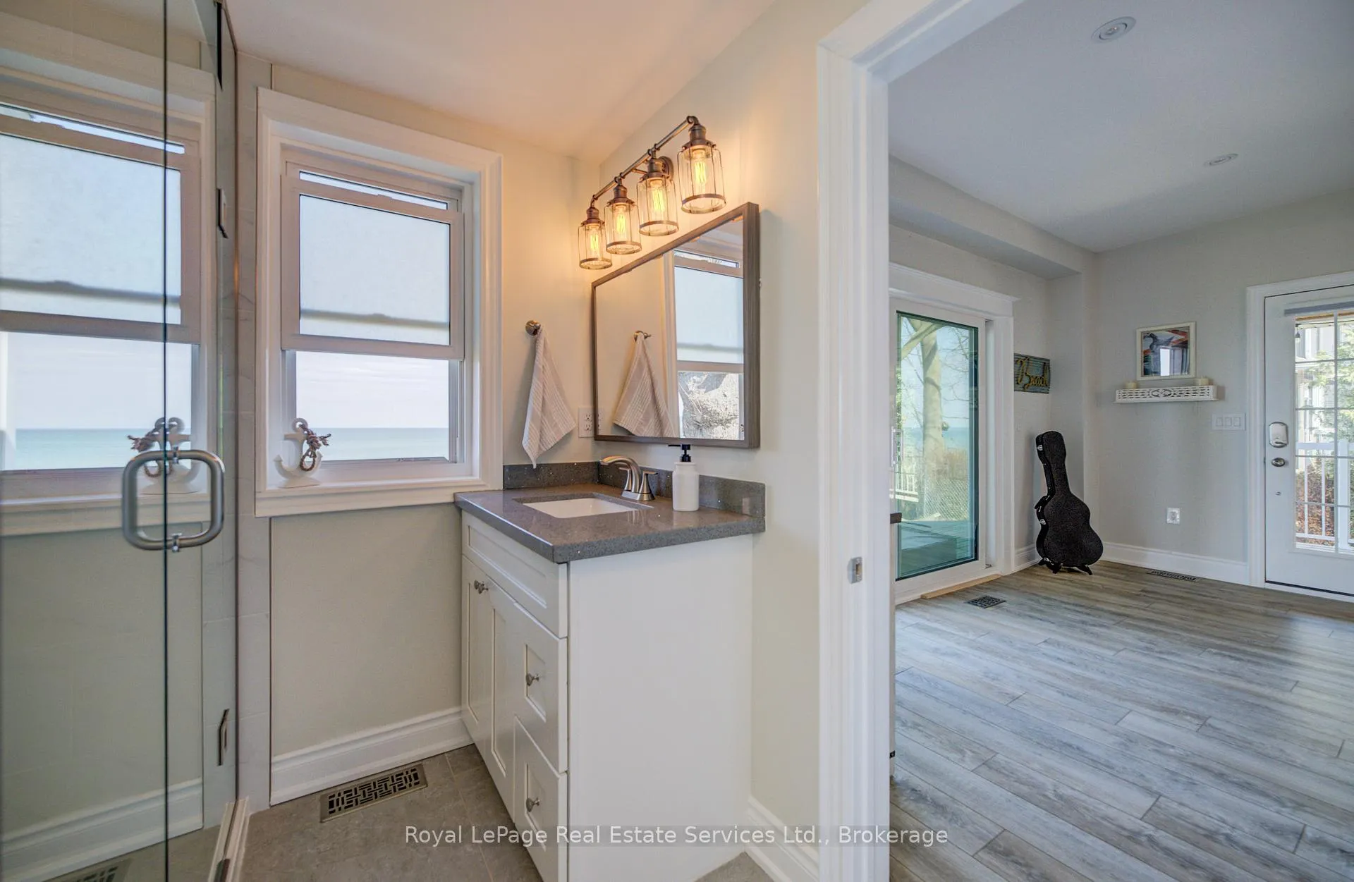 Photo 13 of 1 Tenth Street, Grimsby, Grimsby Beach — HOMEH