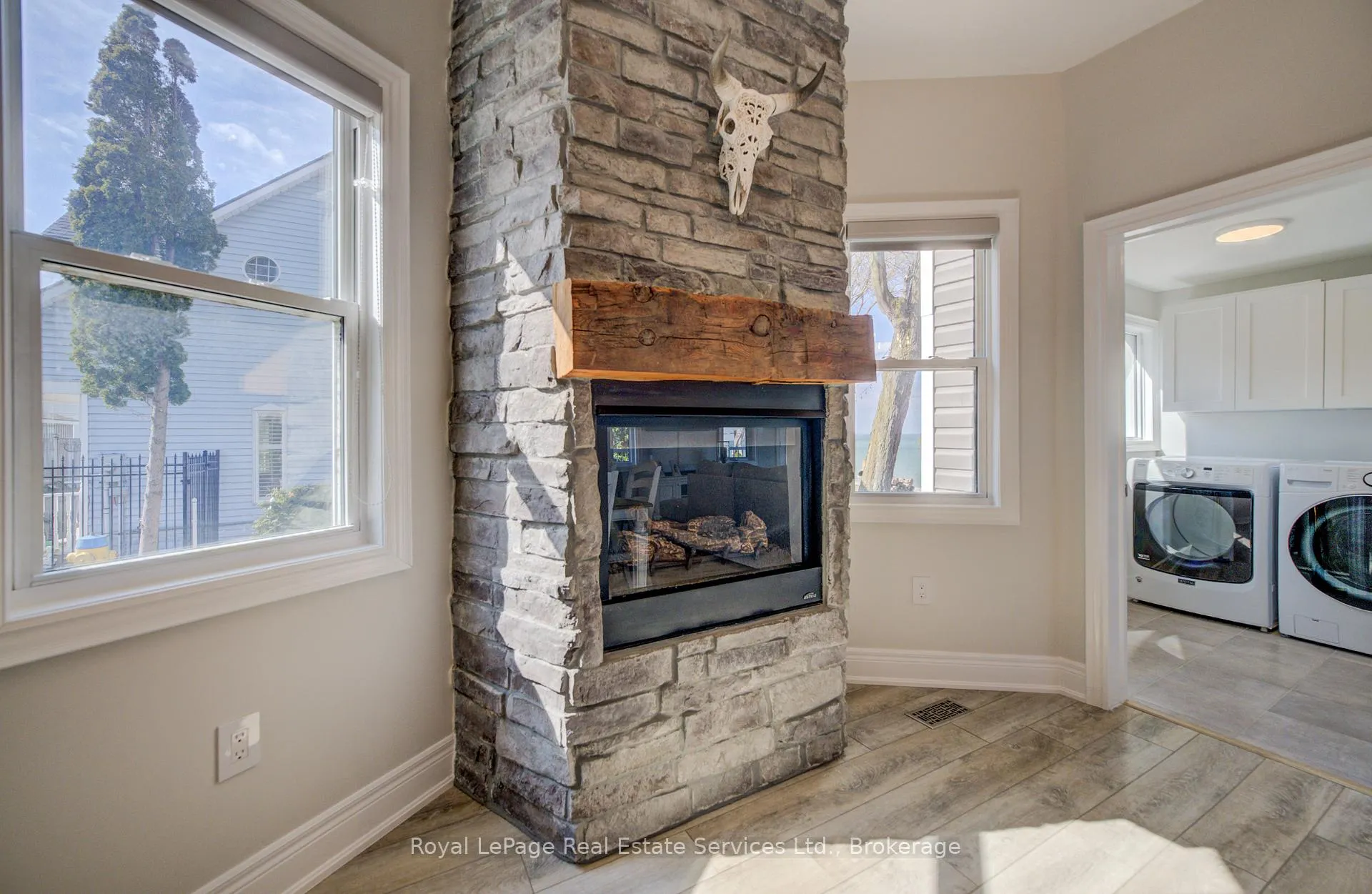 Photo 14 of 1 Tenth Street, Grimsby, Grimsby Beach — HOMEH