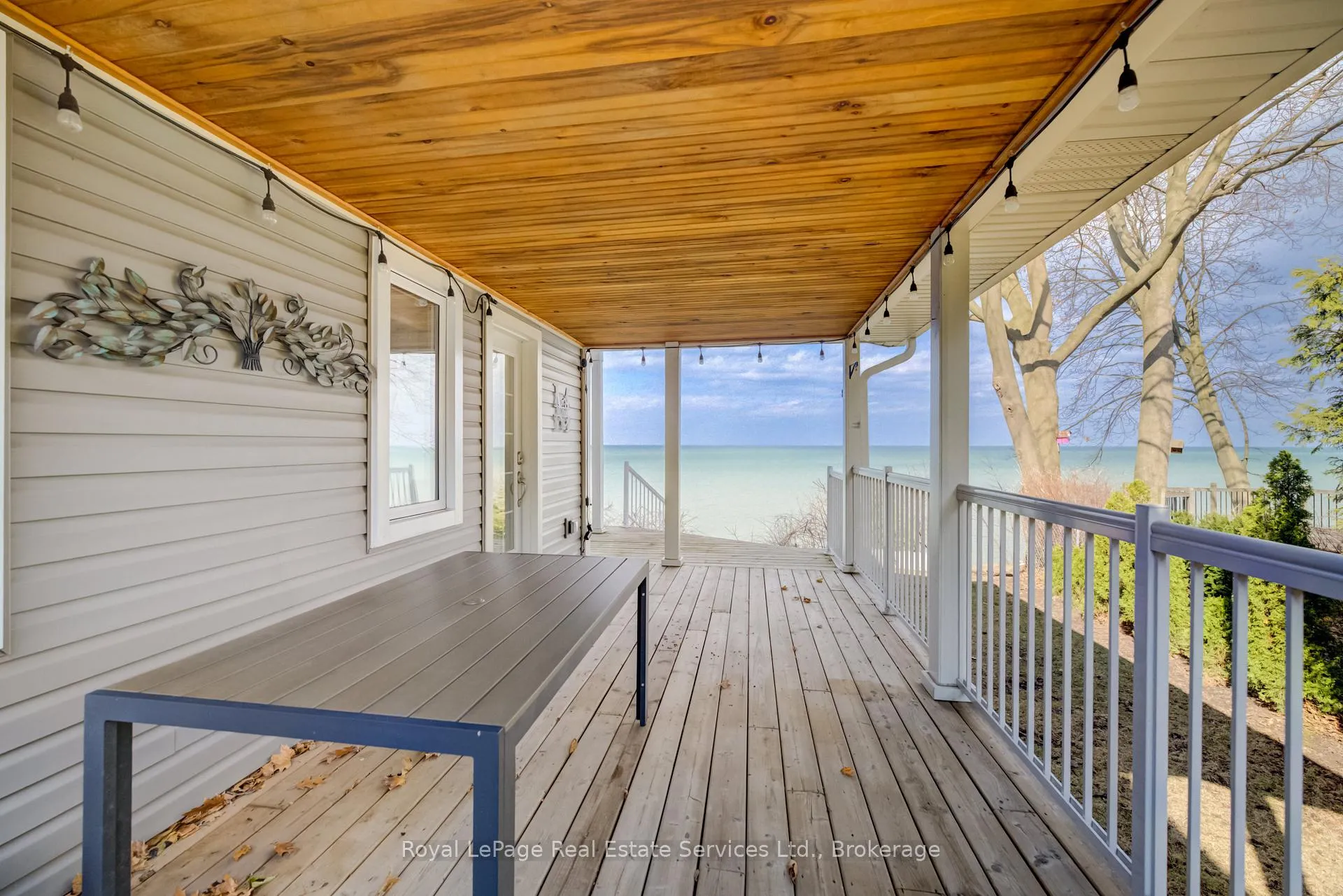 Photo 23 of 1 Tenth Street, Grimsby, Grimsby Beach — HOMEH