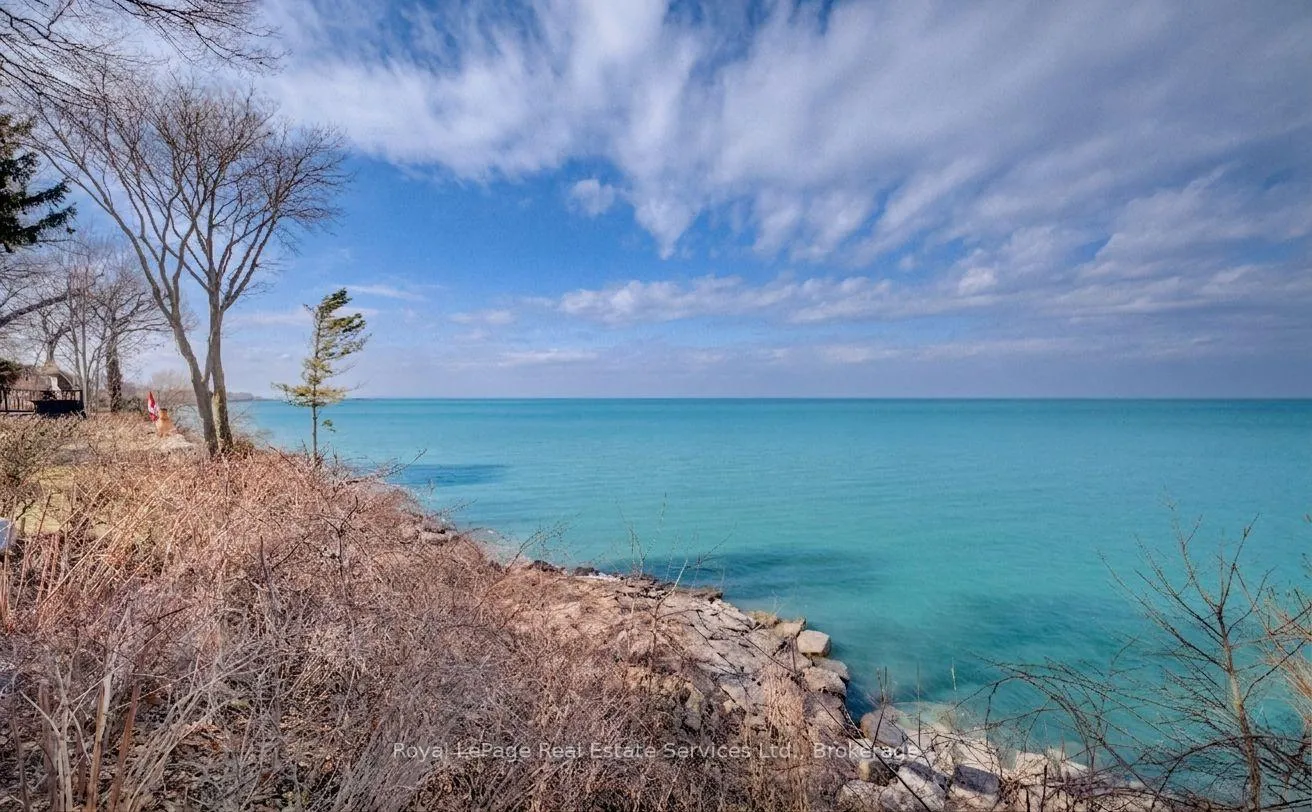 Photo 28 of 1 Tenth Street, Grimsby, Grimsby Beach — HOMEH