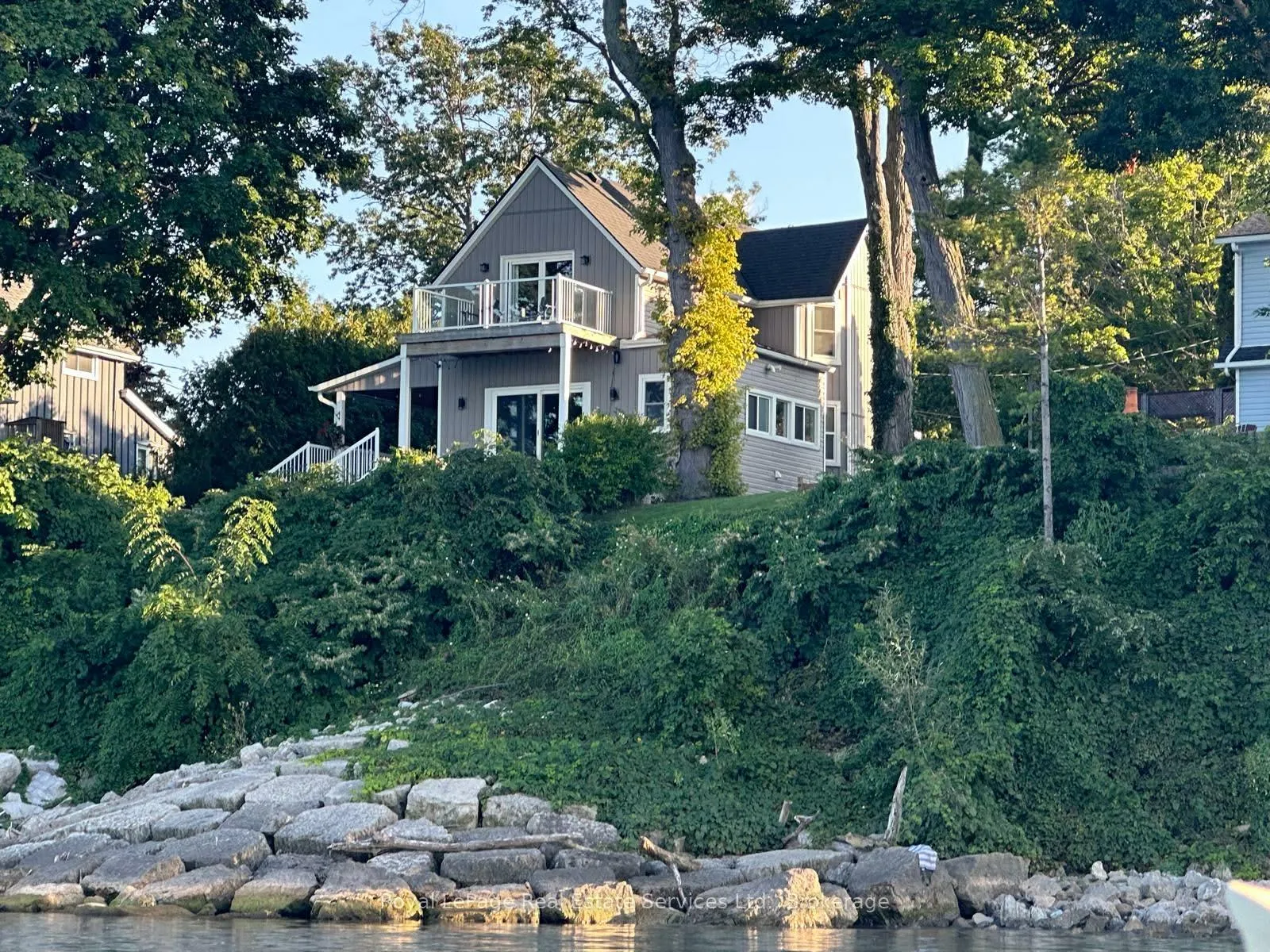 Photo 32 of 1 Tenth Street, Grimsby, Grimsby Beach — HOMEH