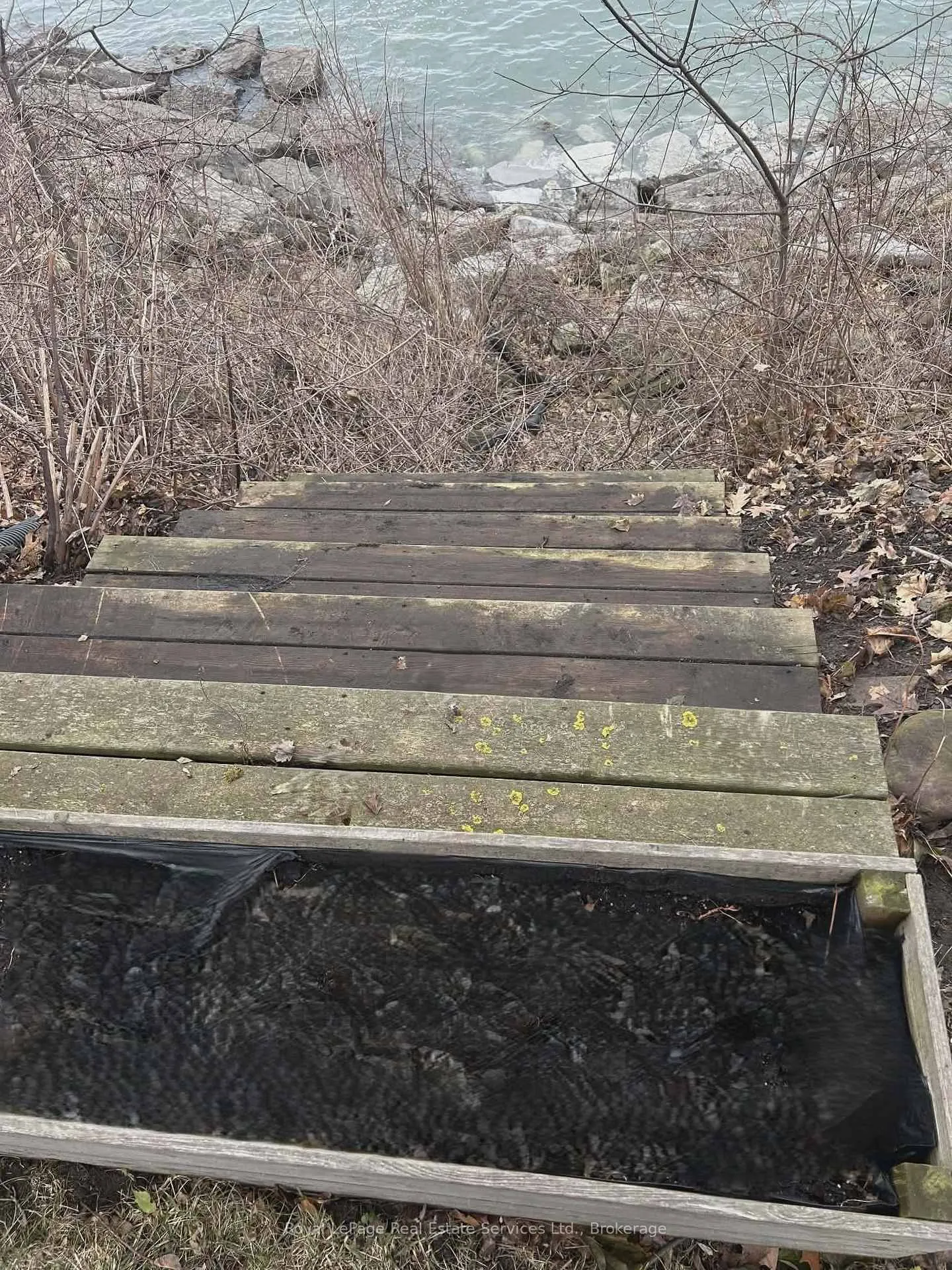 Photo 36 of 1 Tenth Street, Grimsby, Grimsby Beach — HOMEH