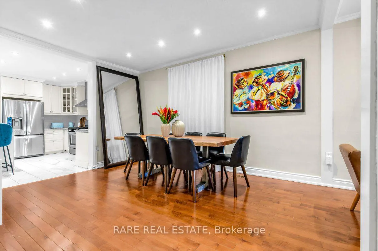 Photo 9 of 18 Earlscourt Avenue, Toronto, Corso Italia-Davenport — HOMEH