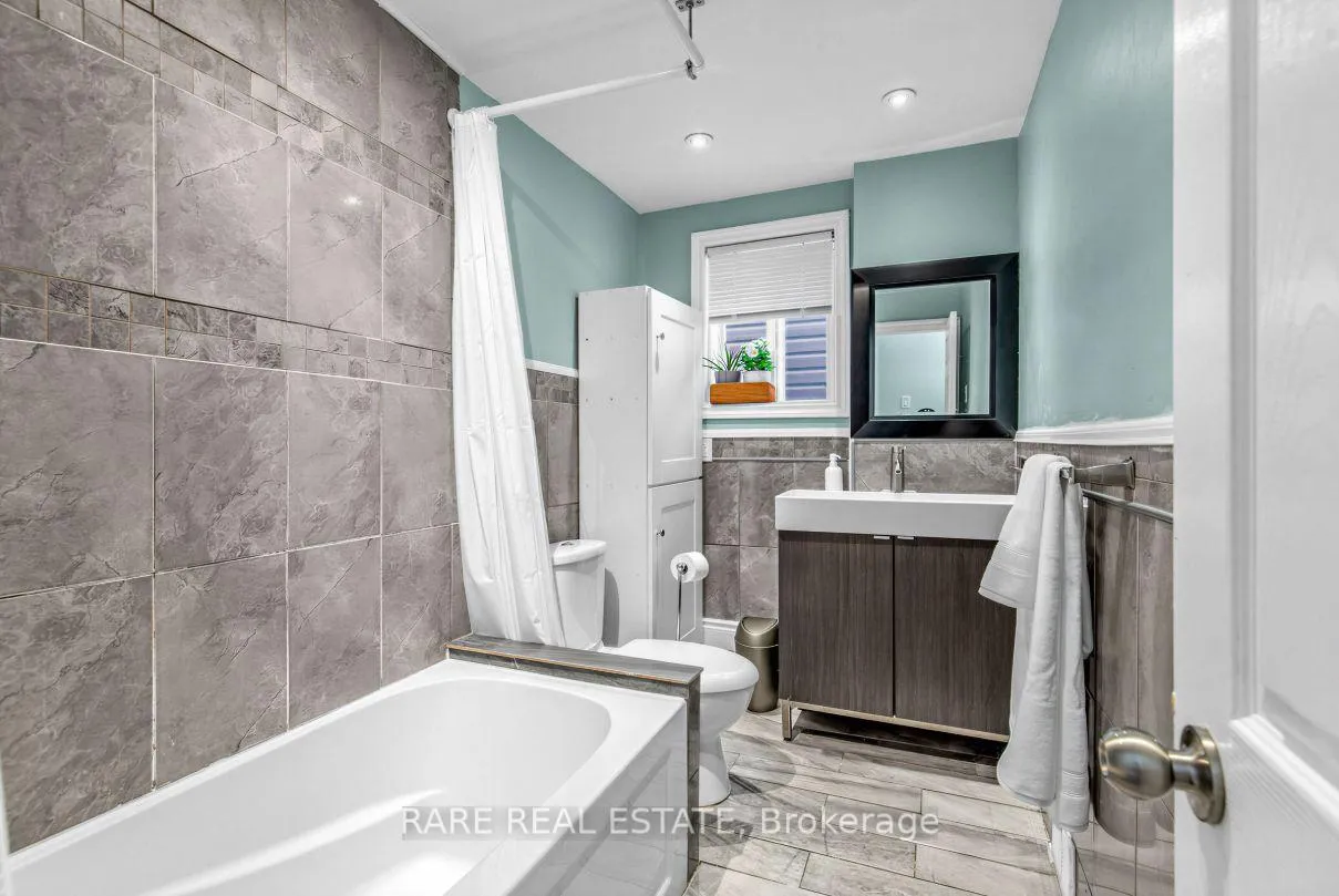 Photo 33 of 18 Earlscourt Avenue, Toronto, Corso Italia-Davenport — HOMEH