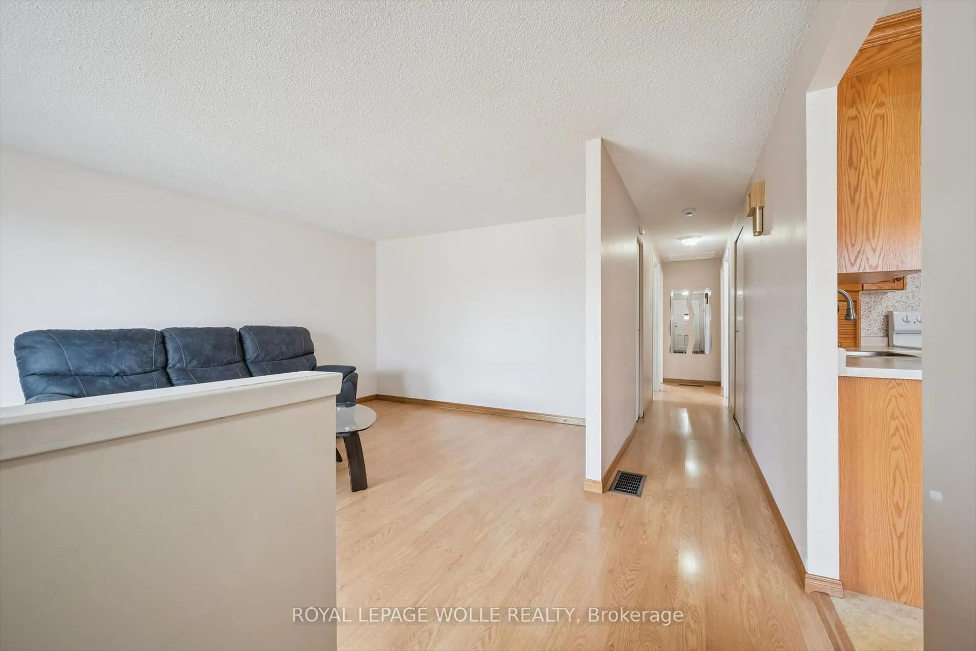 Photo 7 of 5 Aspen Crescent, Waterloo — HOMEH
