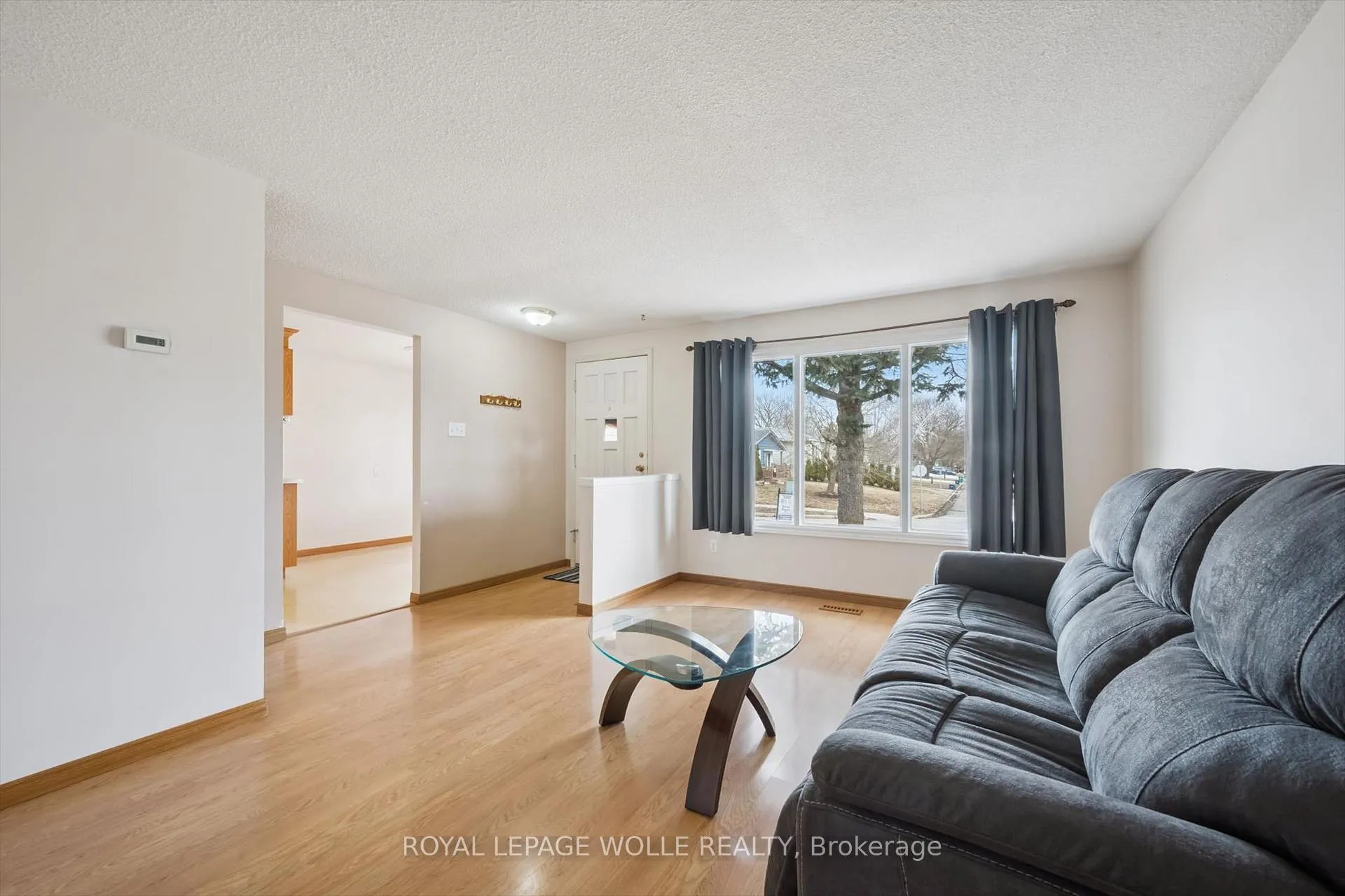 Photo 9 of 5 Aspen Crescent, Waterloo — HOMEH