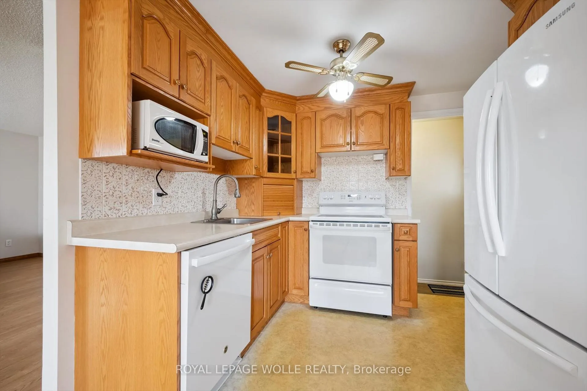 Photo 10 of 5 Aspen Crescent, Waterloo — HOMEH