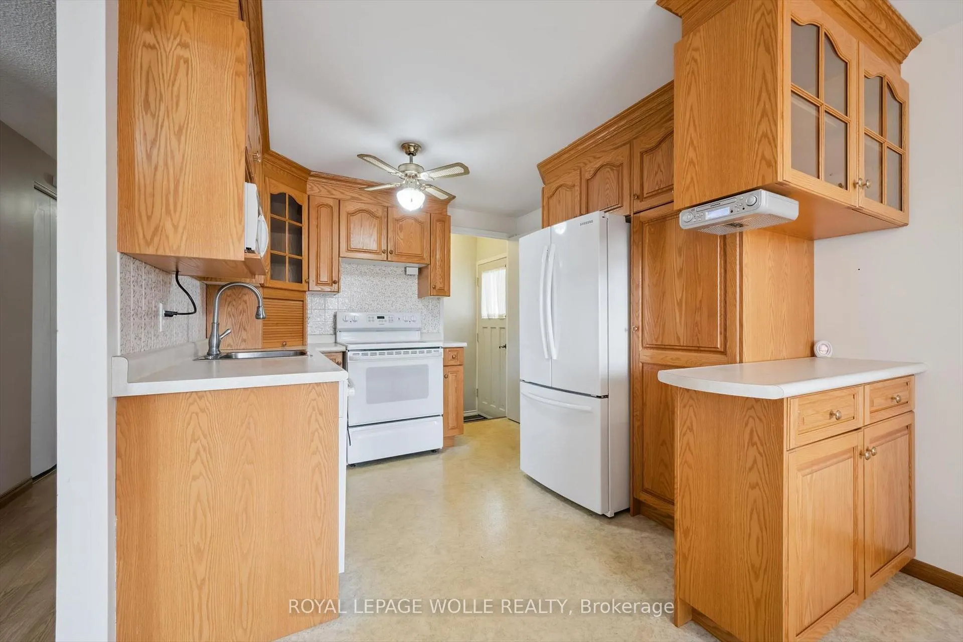 Photo 11 of 5 Aspen Crescent, Waterloo — HOMEH