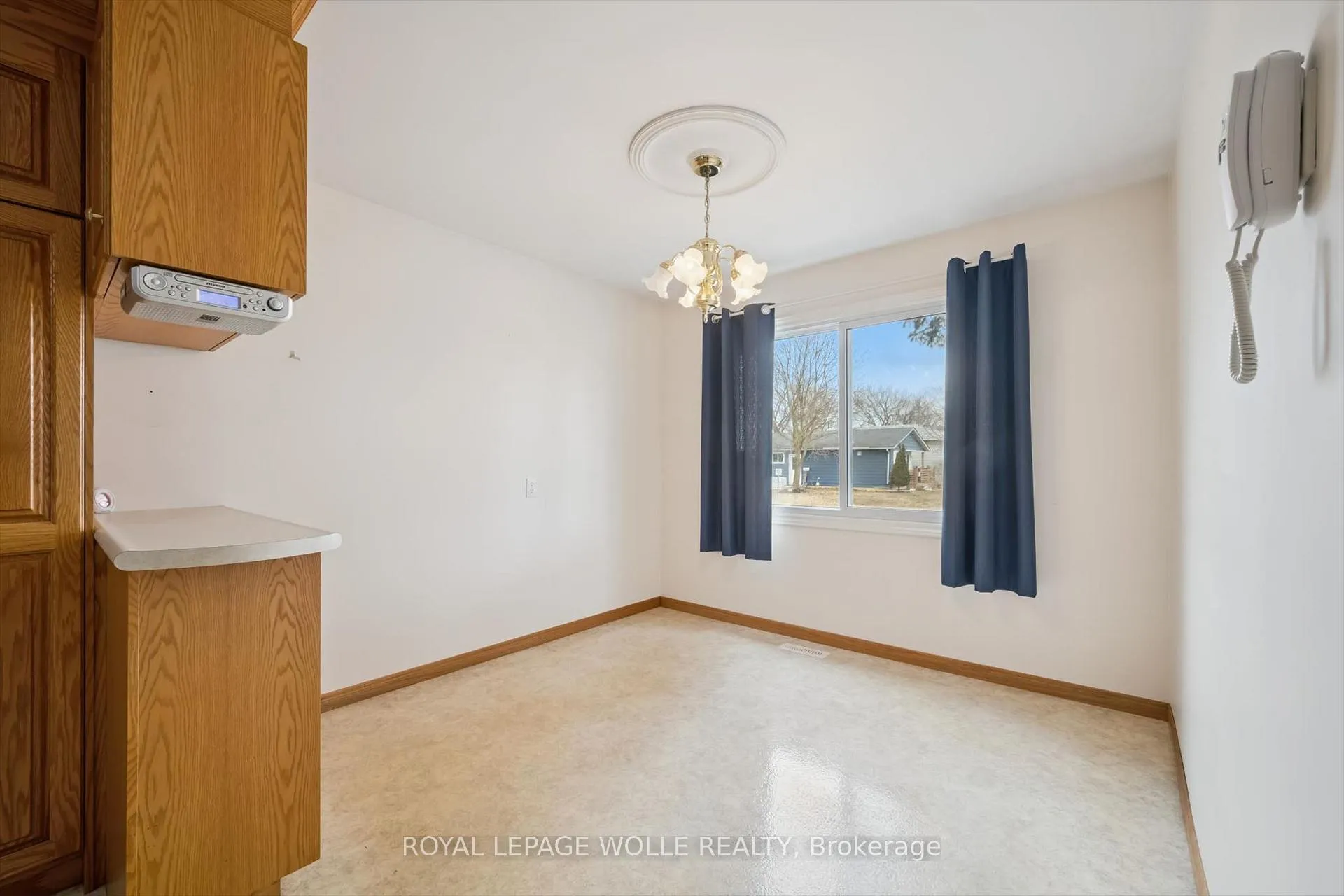 Photo 13 of 5 Aspen Crescent, Waterloo — HOMEH