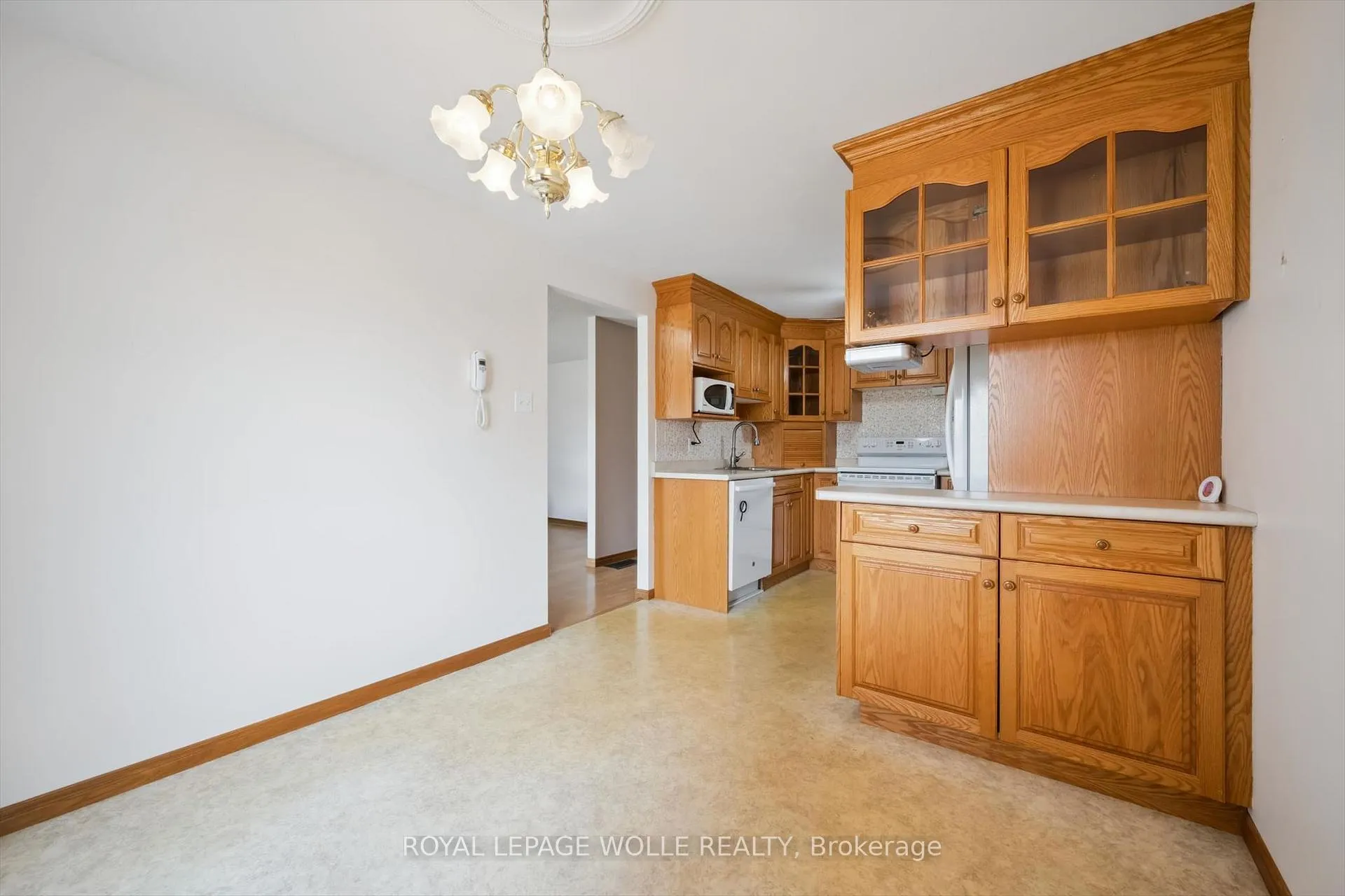 Photo 14 of 5 Aspen Crescent, Waterloo — HOMEH