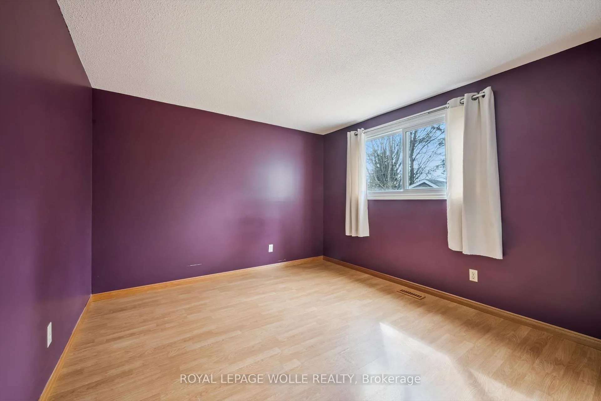 Photo 15 of 5 Aspen Crescent, Waterloo — HOMEH