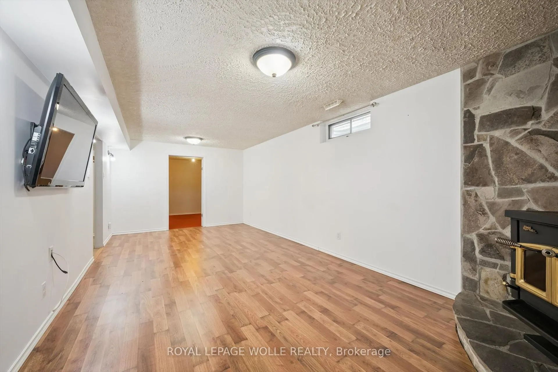 Photo 25 of 5 Aspen Crescent, Waterloo — HOMEH