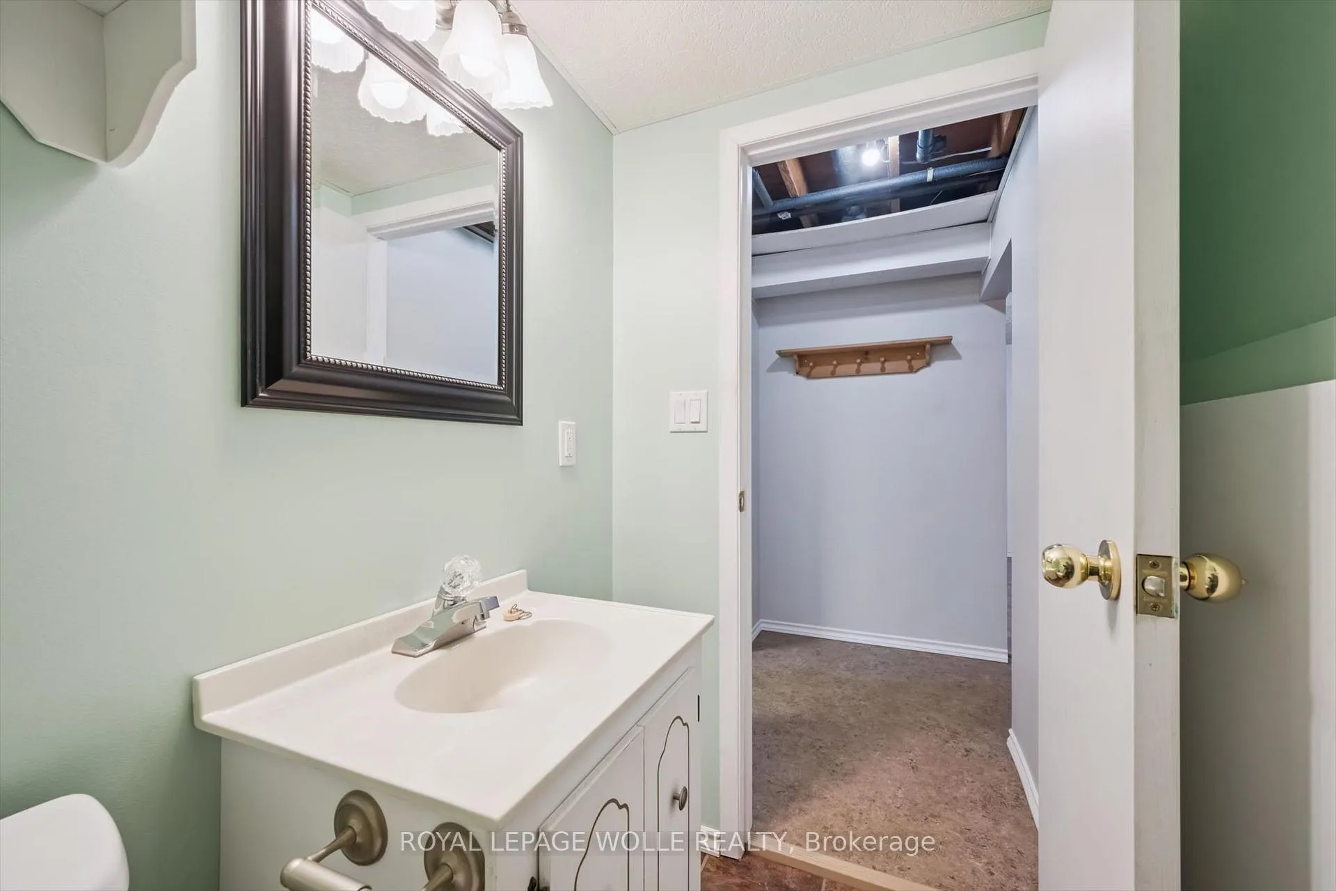 Photo 31 of 5 Aspen Crescent, Waterloo — HOMEH