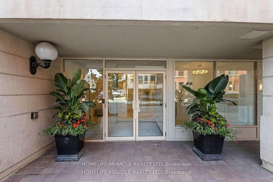 Photo 2 of Unit 605, 115 Richmond Street E, Toronto, Church-Yonge Corridor — HOMEH