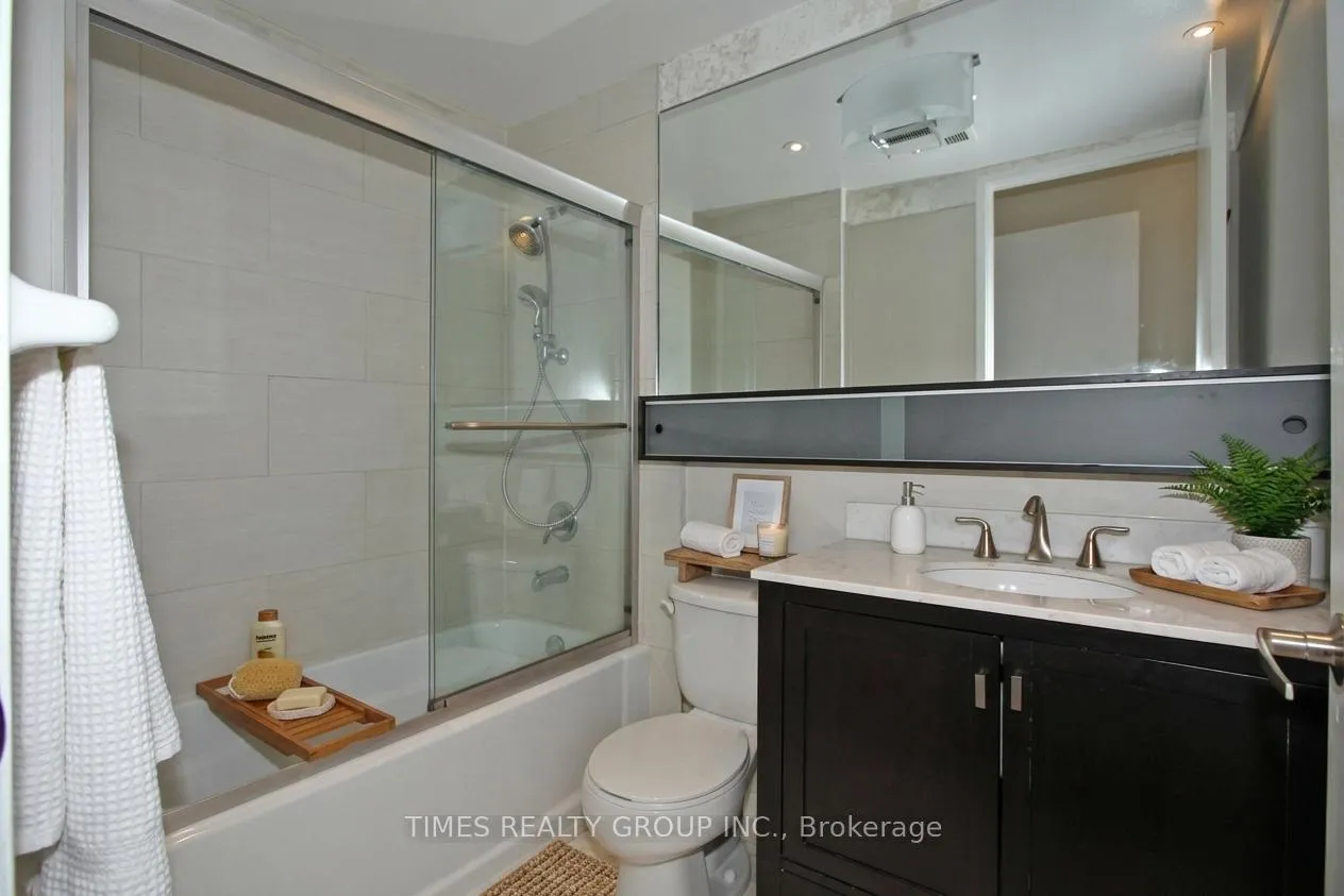 Photo 8 of Unit 1605, 85 Bloor Street E, Toronto, Church-Yonge Corridor — HOMEH