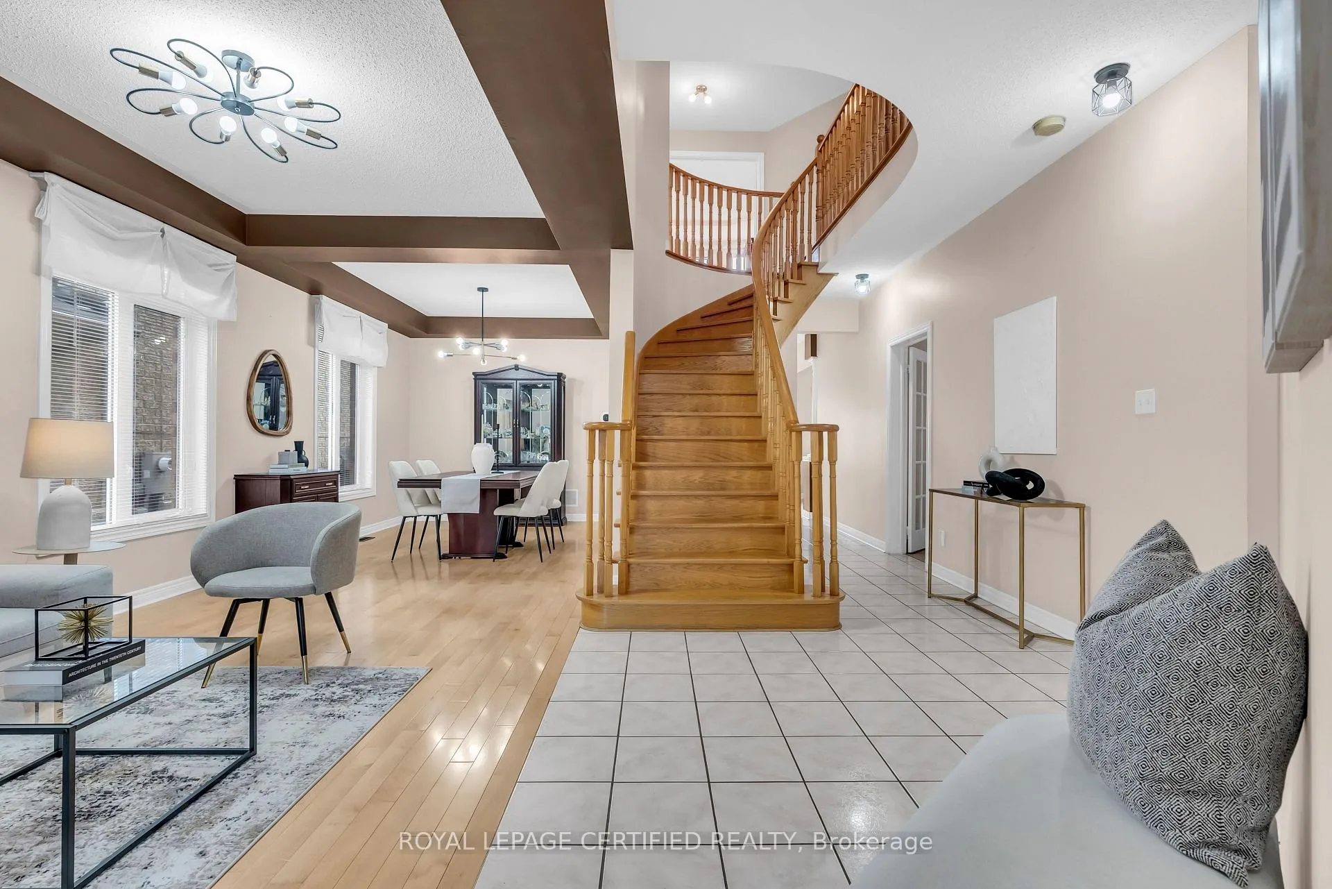 Photo 10 of 5160 Misty Pine Crescent, Mississauga, Churchill Meadows — HOMEH