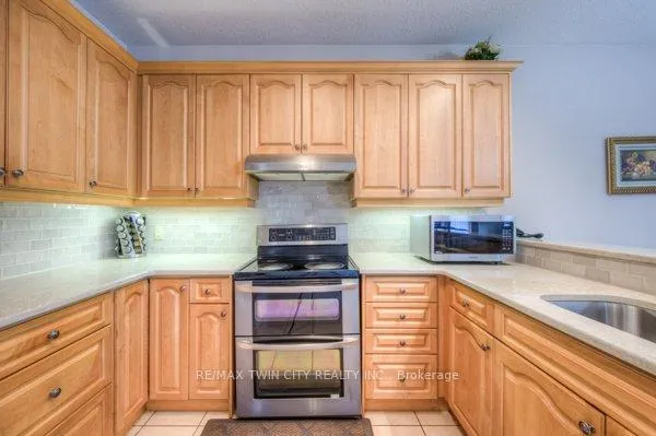 Photo 8 of 504 Wood Nettle Way, Waterloo, Erbsville/Laurelwood — HOMEH