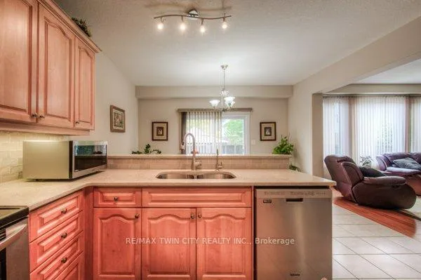 Photo 10 of 504 Wood Nettle Way, Waterloo, Erbsville/Laurelwood — HOMEH
