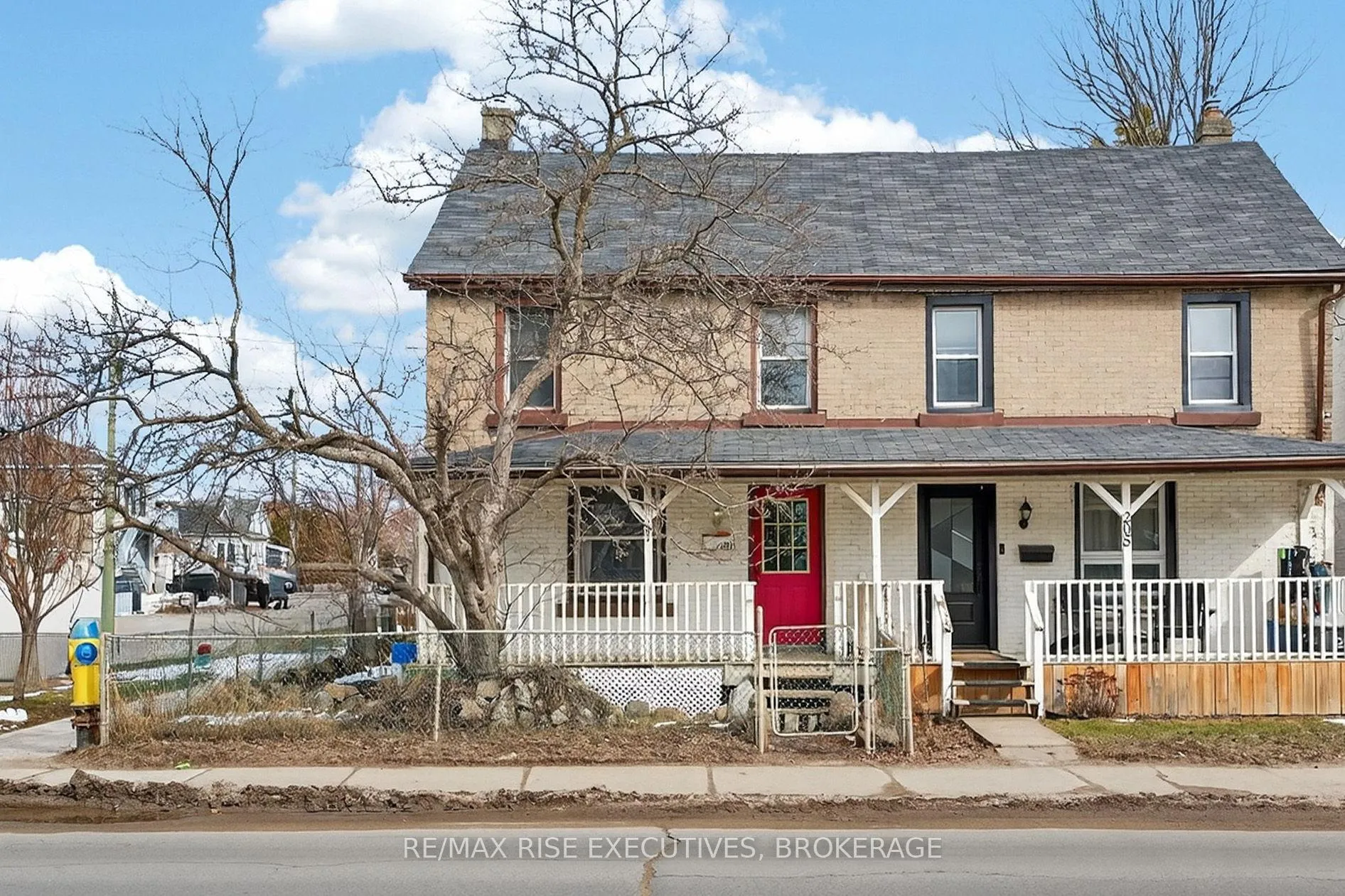 Front of 207 Concession Street