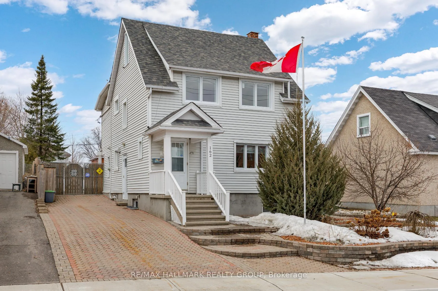 Front of 162 Loretta Avenue N