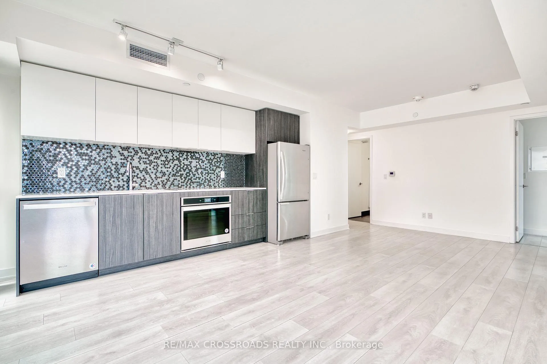 Photo 4 of Unit 710, 2 Sonic Way, Toronto, Flemingdon Park — HOMEH