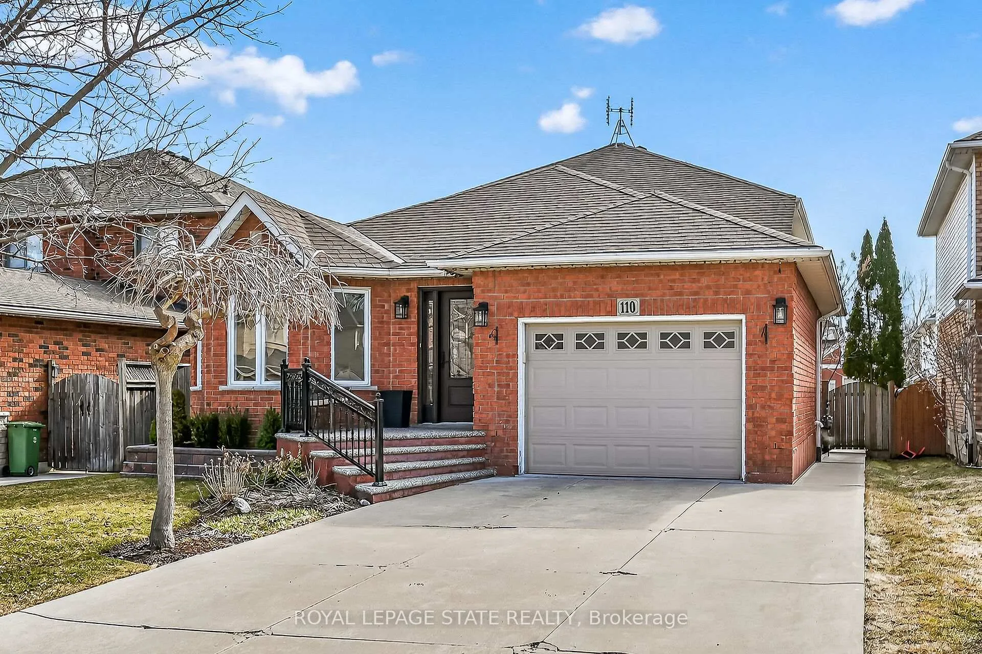Photo 2 of 110 Jacqueline Boulevard, Hamilton, Allison — HOMEH