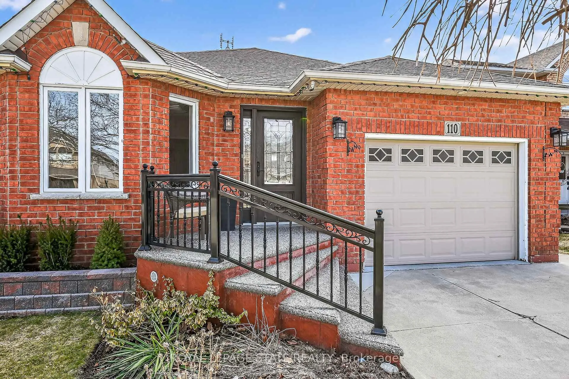 Photo 4 of 110 Jacqueline Boulevard, Hamilton, Allison — HOMEH