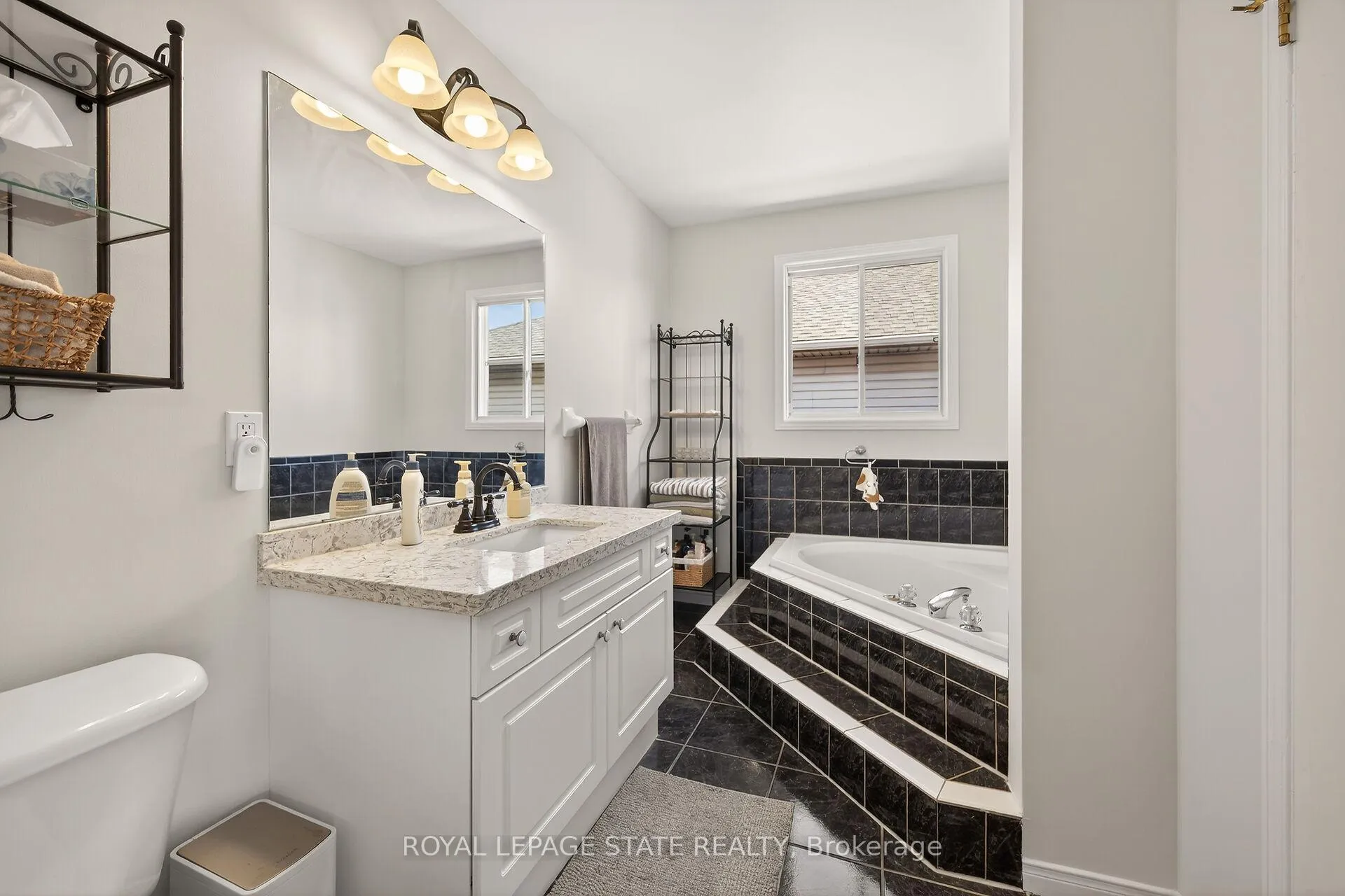 Photo 23 of 110 Jacqueline Boulevard, Hamilton, Allison — HOMEH
