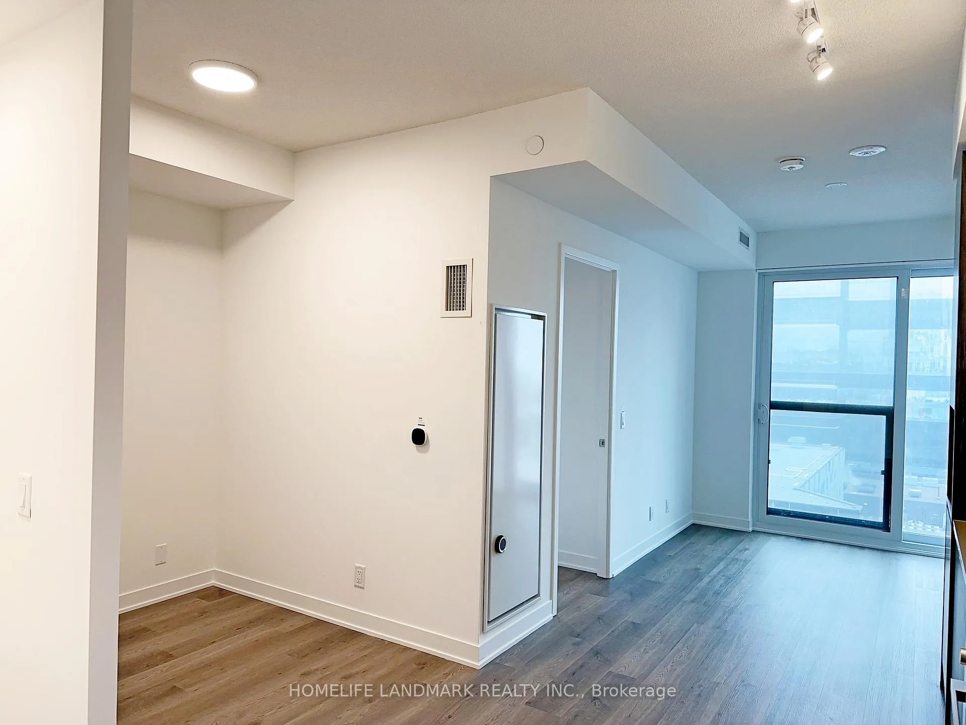 Photo 8 of Unit 1605, 180 Front Street E, Toronto, Moss Park — HOMEH