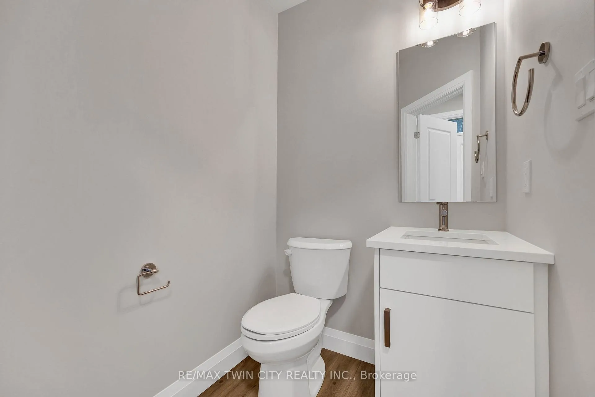 Photo 5 of Unit 67, 143 Elgin Street N, Cambridge — HOMEH