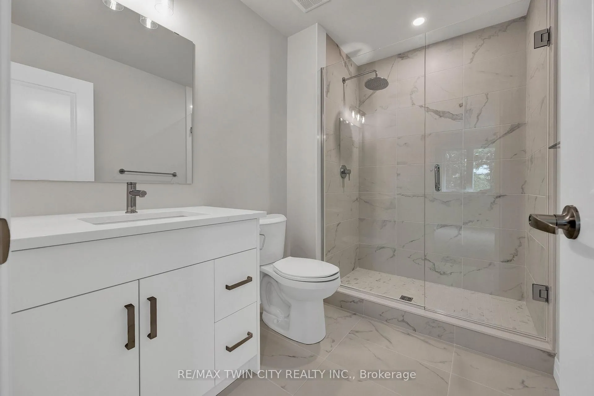 Photo 8 of Unit 67, 143 Elgin Street N, Cambridge — HOMEH