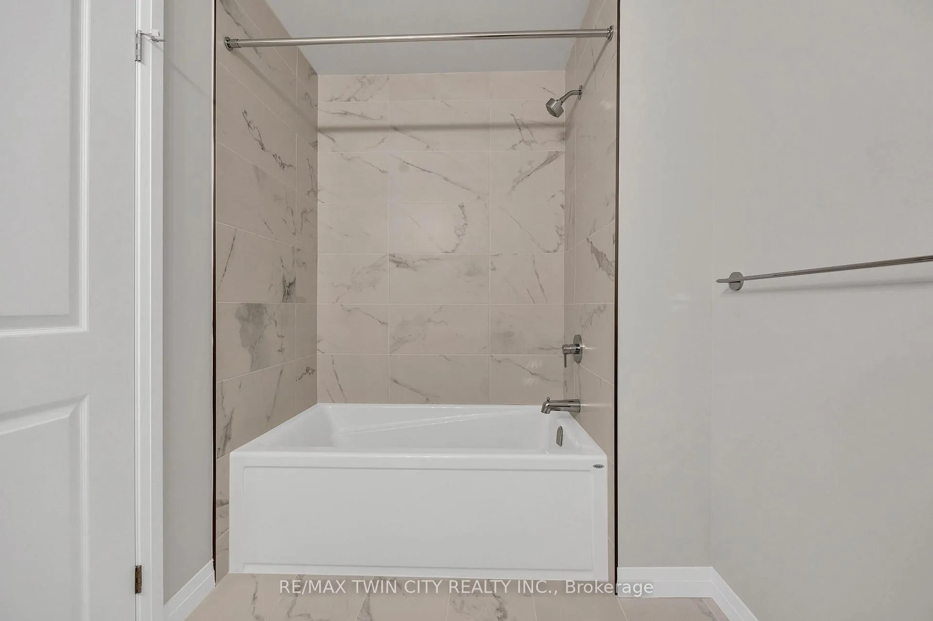 Photo 12 of Unit 67, 143 Elgin Street N, Cambridge — HOMEH